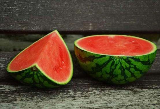 娱乐吃瓜音效怎么弄的