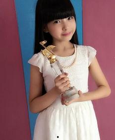 王巧的图片,光影交织下的青春旋律