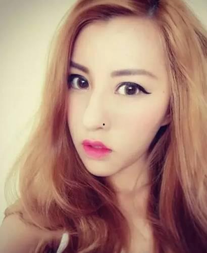 网红下巴对比照片,对比照片揭示美丽背后的秘密