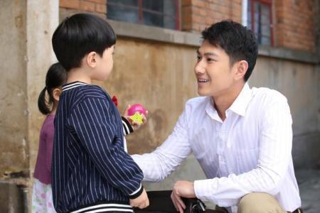 两爸三妈演员,温情演绎家庭爱的多面人生