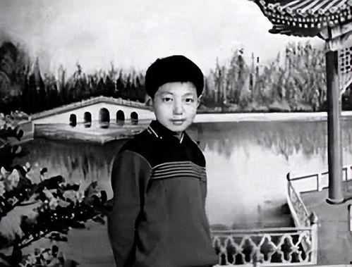 张绍刚年轻时照片,从青涩少年到知名主持人的蜕变之路