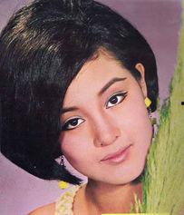 何莉莉近期照片